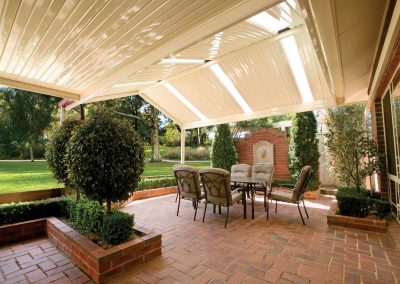 Outdoor living Colourbond roof Blue Mountains